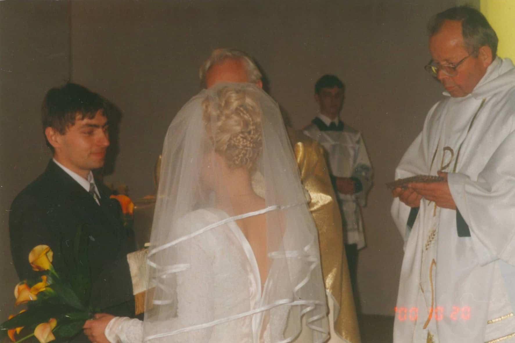 2000 Październik - Pierwszy ślub w nowej świątyni